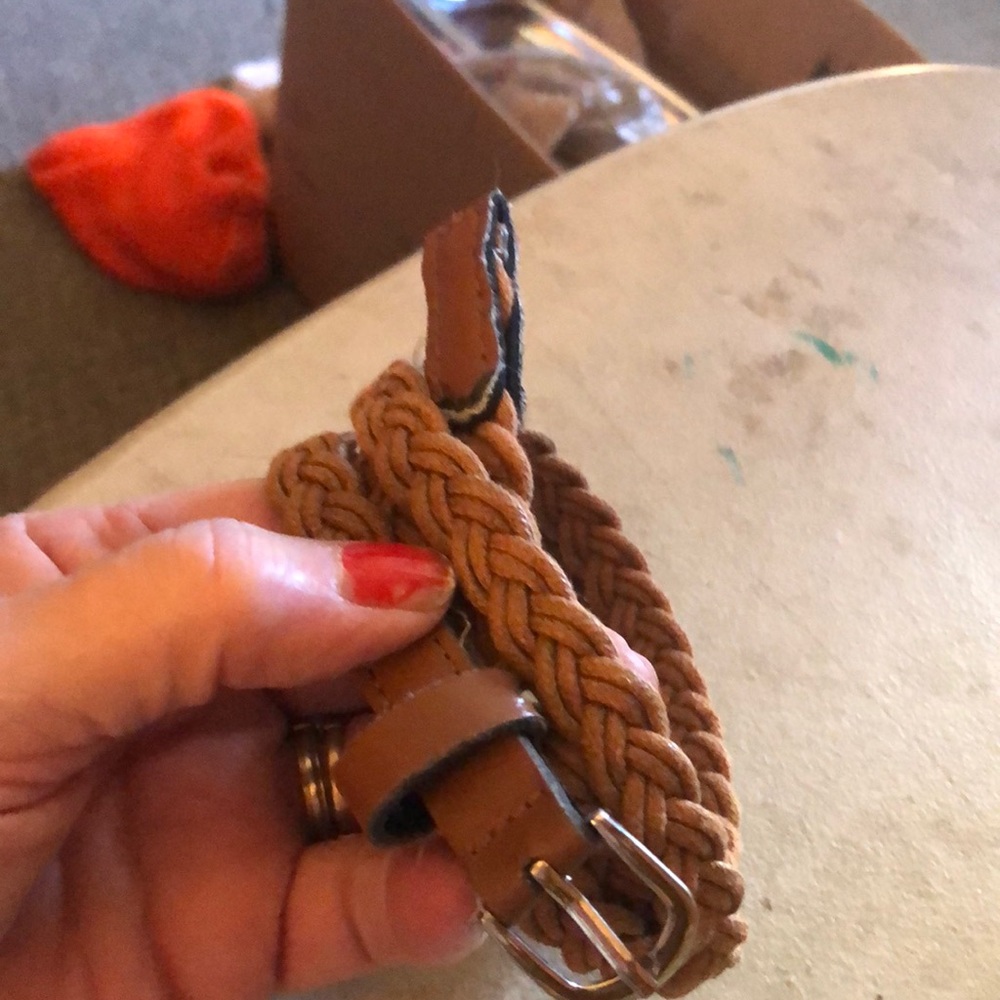 Belts - Picture 2 of 4